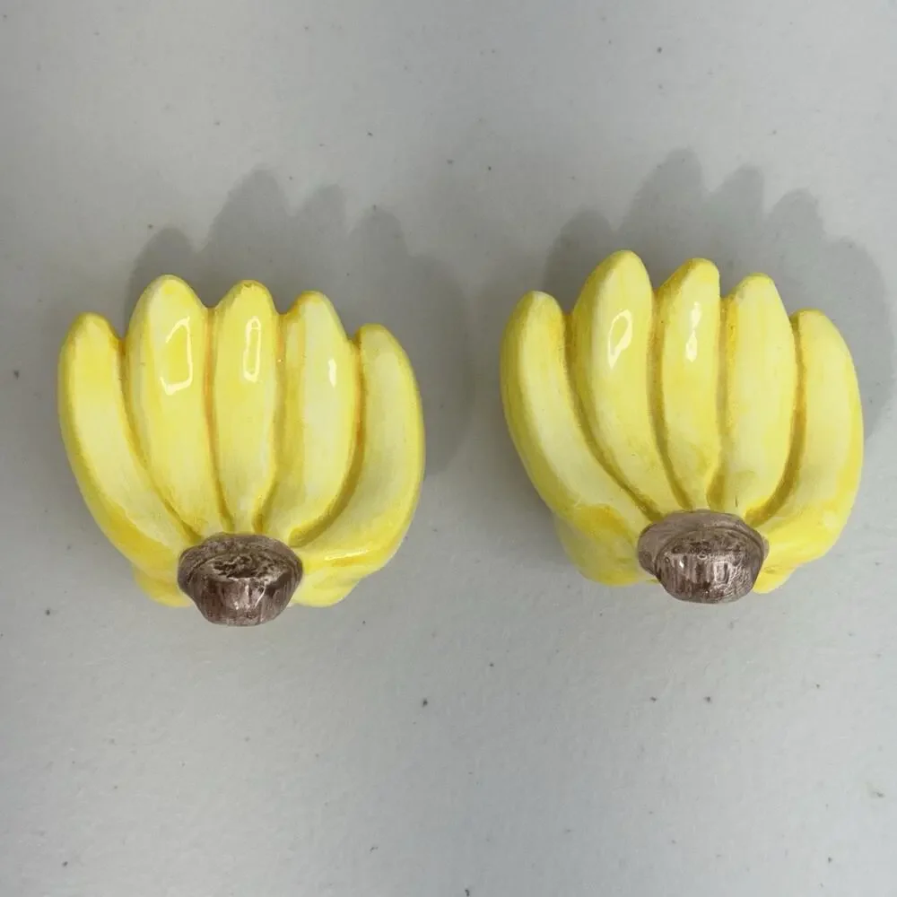 VTG Yellow Ceramic Bunches Of Bananas Fruit Shaped Salt & Pepper Shaker Set MCM